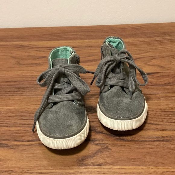 Cat & Jack Other - Cat & Jack Toddler Boys Sutton Chukka Boots in Faux Gray Suede. Size 6.
